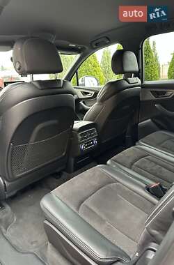 Позашляховик / Кросовер Audi Q7 2017 в 