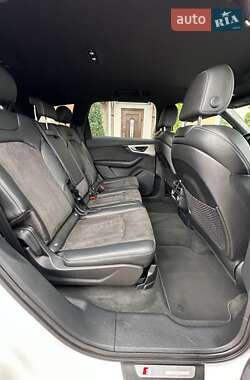 Позашляховик / Кросовер Audi Q7 2017 в 