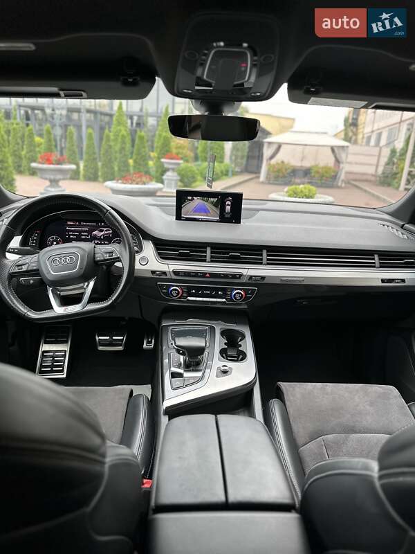 Позашляховик / Кросовер Audi Q7 2017 в Стрию