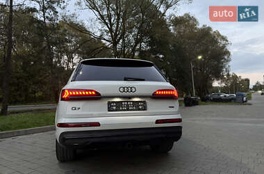 Позашляховик / Кросовер Audi Q7 2020 в 