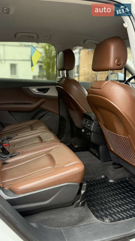 Внедорожник / Кроссовер Audi Q7 2016 в Киеве
