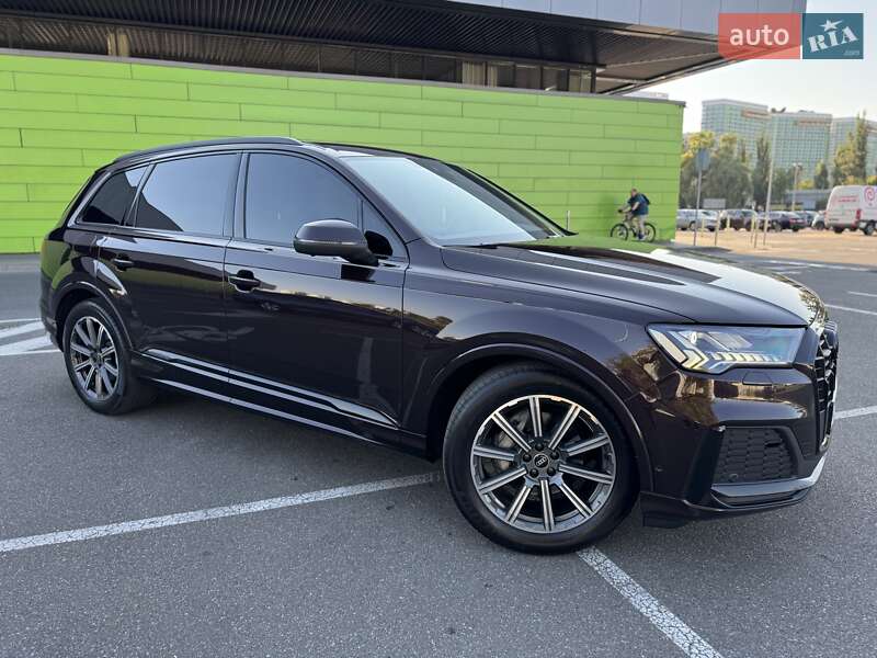 Позашляховик / Кросовер Audi Q7 2022 в Києві
