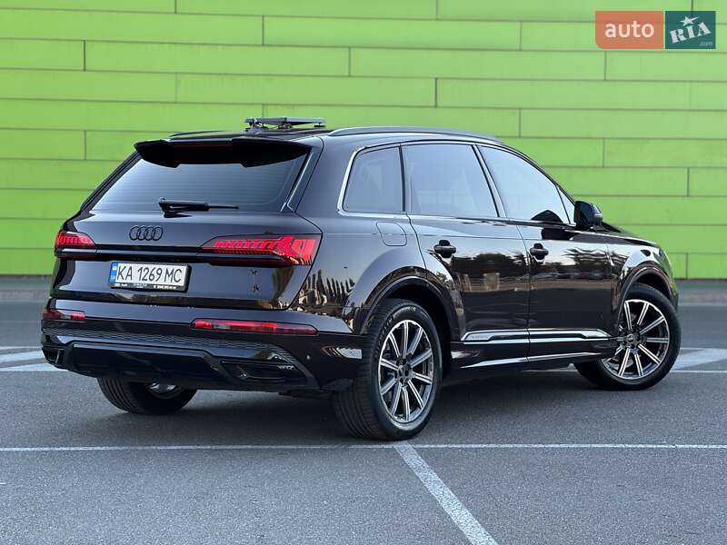 Позашляховик / Кросовер Audi Q7 2022 в Києві