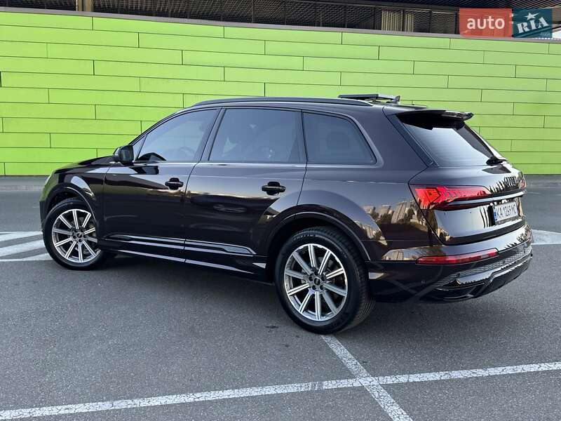 Позашляховик / Кросовер Audi Q7 2022 в Києві