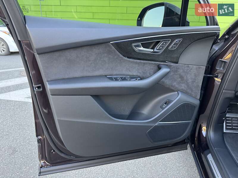 Позашляховик / Кросовер Audi Q7 2022 в Києві