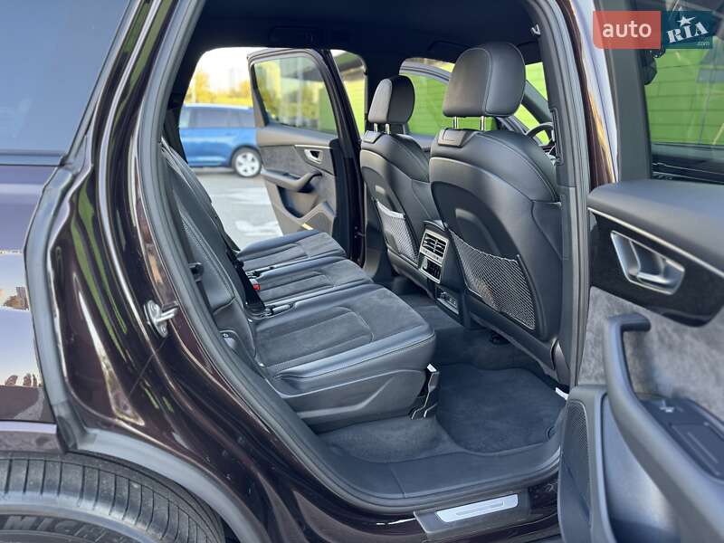 Позашляховик / Кросовер Audi Q7 2022 в Києві