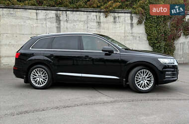 Позашляховик / Кросовер Audi Q7 2015 в 