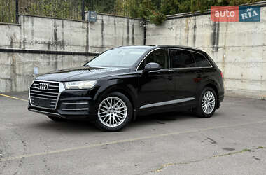 Позашляховик / Кросовер Audi Q7 2015 в 