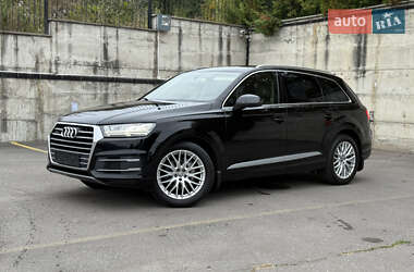 Позашляховик / Кросовер Audi Q7 2015 в 