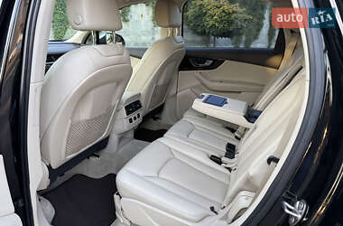 Позашляховик / Кросовер Audi Q7 2015 в 