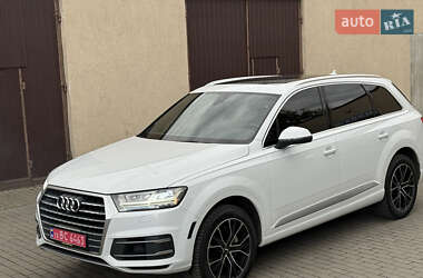 Внедорожник / Кроссовер Audi Q7 2017 в 