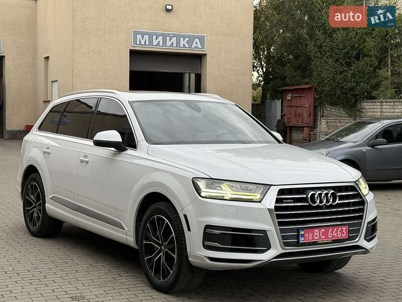 Внедорожник / Кроссовер Audi Q7 2017 в Владимире