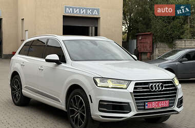 Внедорожник / Кроссовер Audi Q7 2017 в 