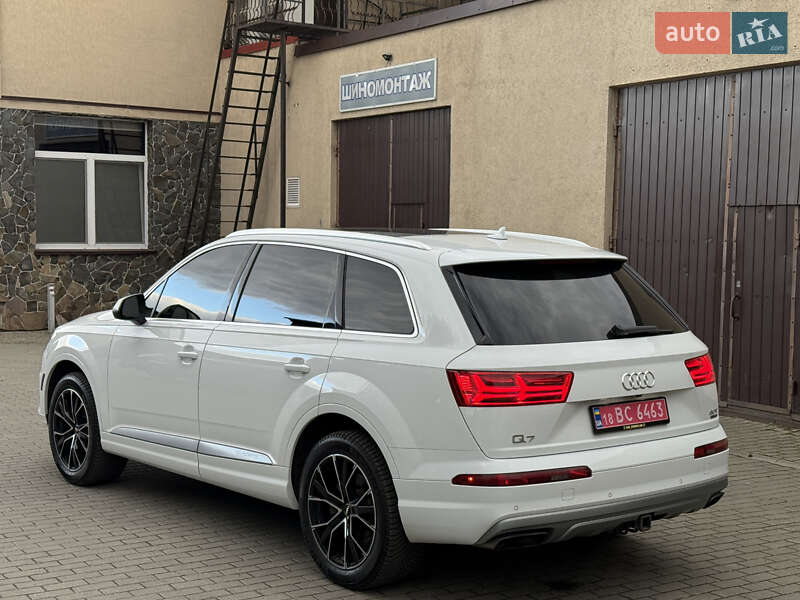 Внедорожник / Кроссовер Audi Q7 2017 в Владимире