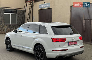Внедорожник / Кроссовер Audi Q7 2017 в 