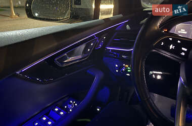 Внедорожник / Кроссовер Audi Q7 2017 в 