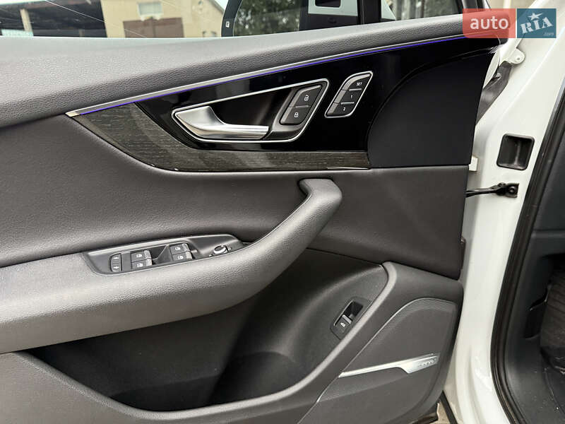 Внедорожник / Кроссовер Audi Q7 2017 в Владимире
