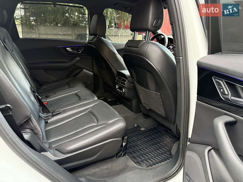 Внедорожник / Кроссовер Audi Q7 2017 в Владимире
