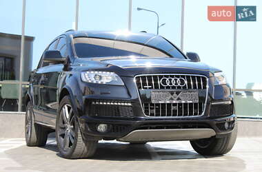 Позашляховик / Кросовер Audi Q7 2015 в 