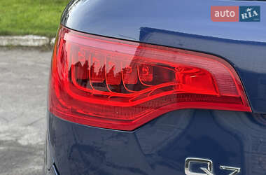Позашляховик / Кросовер Audi Q7 2010 в 