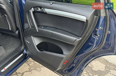 Позашляховик / Кросовер Audi Q7 2010 в 