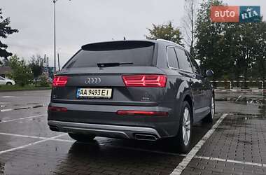 Внедорожник / Кроссовер Audi Q7 2016 в 