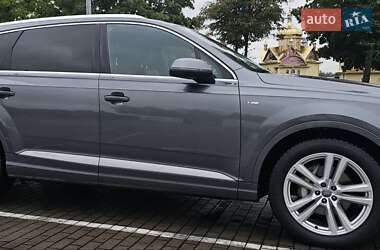 Внедорожник / Кроссовер Audi Q7 2016 в 