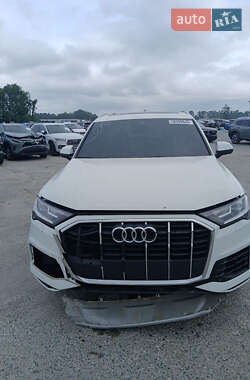 Внедорожник / Кроссовер Audi Q7 2021 в 