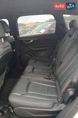 Внедорожник / Кроссовер Audi Q7 2021 в 