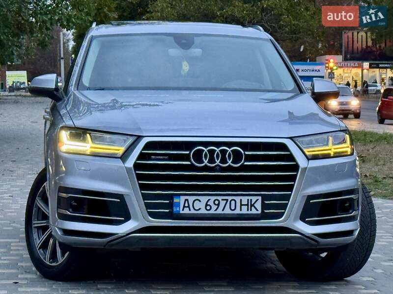 Внедорожник / Кроссовер Audi Q7 2015 в Одессе