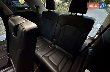 Позашляховик / Кросовер Audi Q7 2015 в 