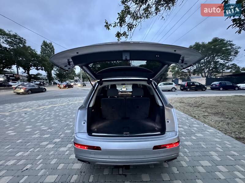 Внедорожник / Кроссовер Audi Q7 2015 в Одессе