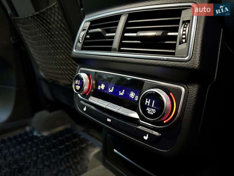 Внедорожник / Кроссовер Audi Q7 2015 в Одессе