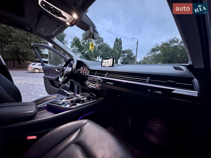 Внедорожник / Кроссовер Audi Q7 2015 в Одессе