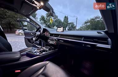 Позашляховик / Кросовер Audi Q7 2015 в 