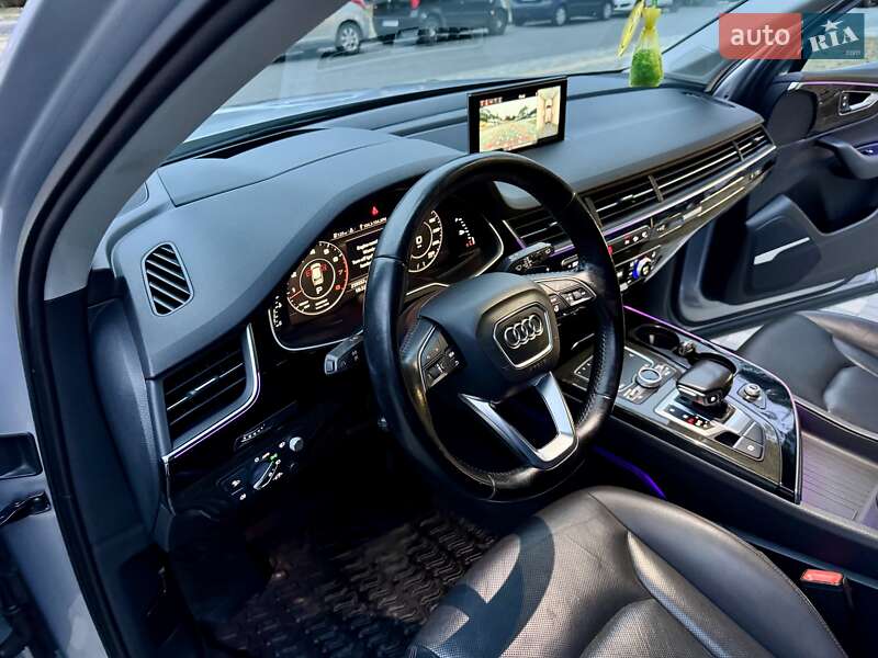 Внедорожник / Кроссовер Audi Q7 2015 в Одессе