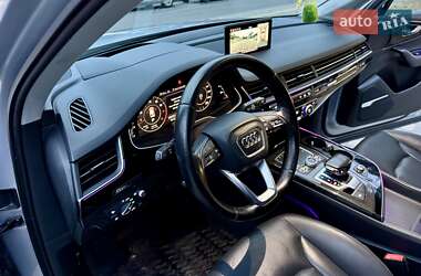 Позашляховик / Кросовер Audi Q7 2015 в 