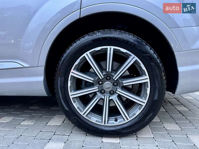 Внедорожник / Кроссовер Audi Q7 2015 в Одессе