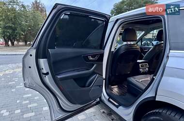 Позашляховик / Кросовер Audi Q7 2015 в 