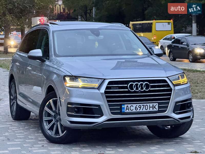 Внедорожник / Кроссовер Audi Q7 2015 в Одессе
