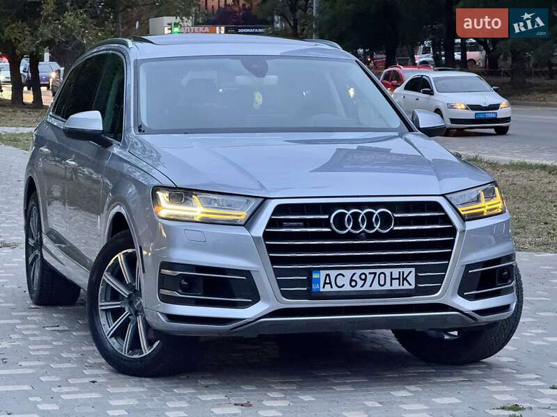 Внедорожник / Кроссовер Audi Q7 2015 в Одессе
