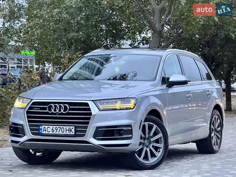 Внедорожник / Кроссовер Audi Q7 2015 в Одессе