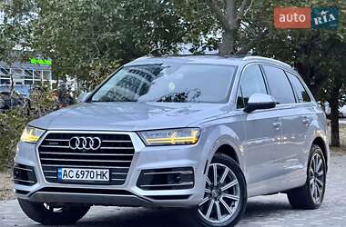 Позашляховик / Кросовер Audi Q7 2015 в 