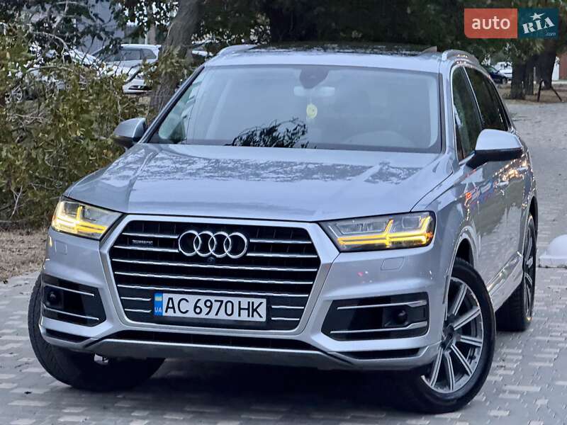 Внедорожник / Кроссовер Audi Q7 2015 в Одессе