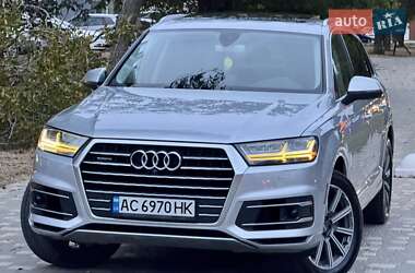 Позашляховик / Кросовер Audi Q7 2015 в 