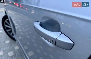 Позашляховик / Кросовер Audi Q7 2015 в 