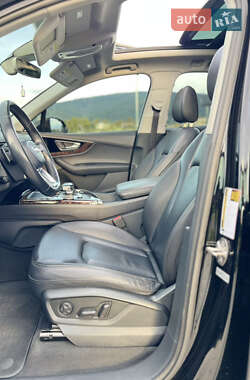 Внедорожник / Кроссовер Audi Q7 2016 в 