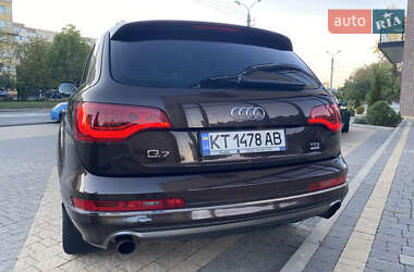 Позашляховик / Кросовер Audi Q7 2011 в 