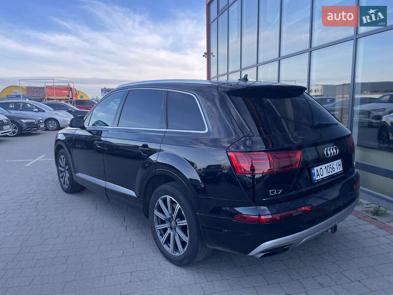 Внедорожник / Кроссовер Audi Q7 2017 в Ужгороде