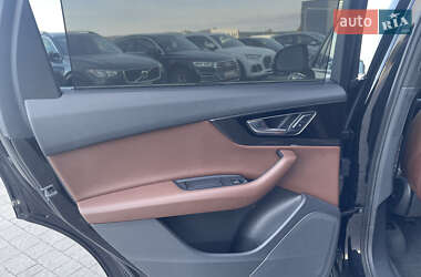 Позашляховик / Кросовер Audi Q7 2017 в 
